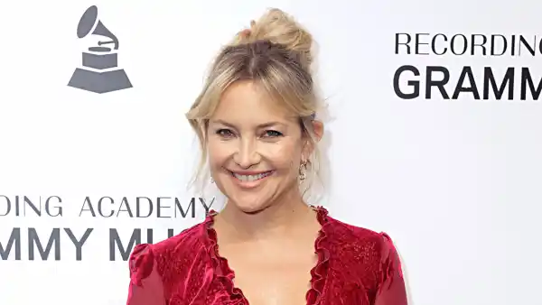 Kate Hudson Recreates How to Lose a Guy in 10 Days Scene at 2024 World Series