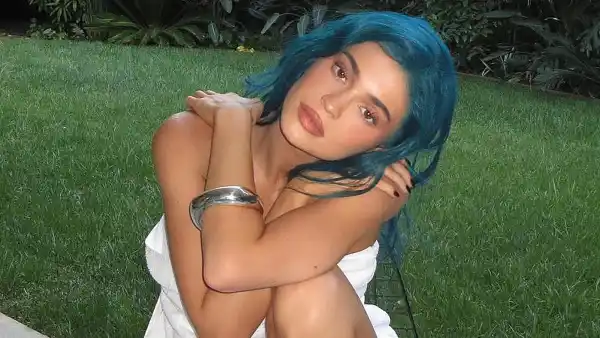Kylie Jenner Returns to Midnight Black Hair After King Kylie Era