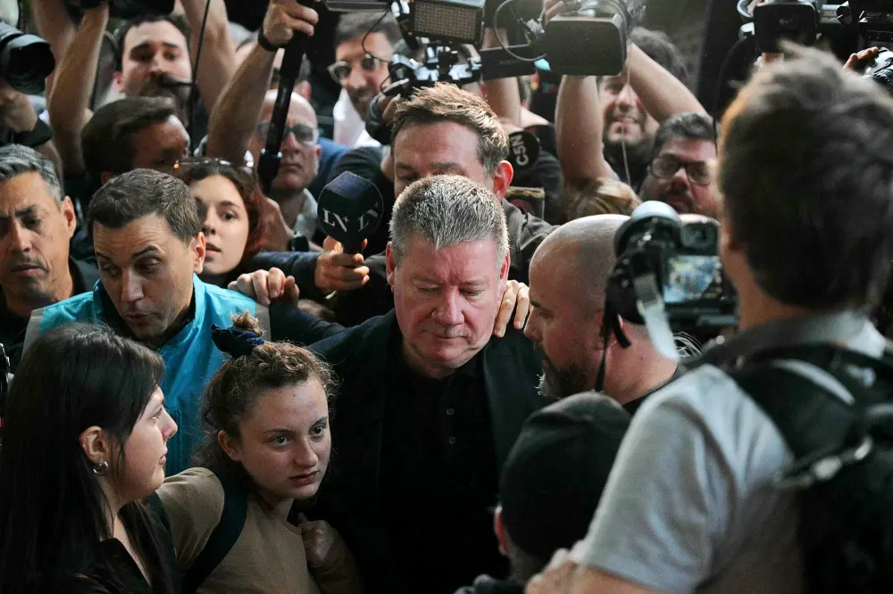 Liam Payne s Family Spotted at His Funeral After His Death 070