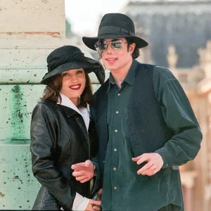 Lisa Marie Presley Says Michael Jackson Was Still A Virgin When They Dated