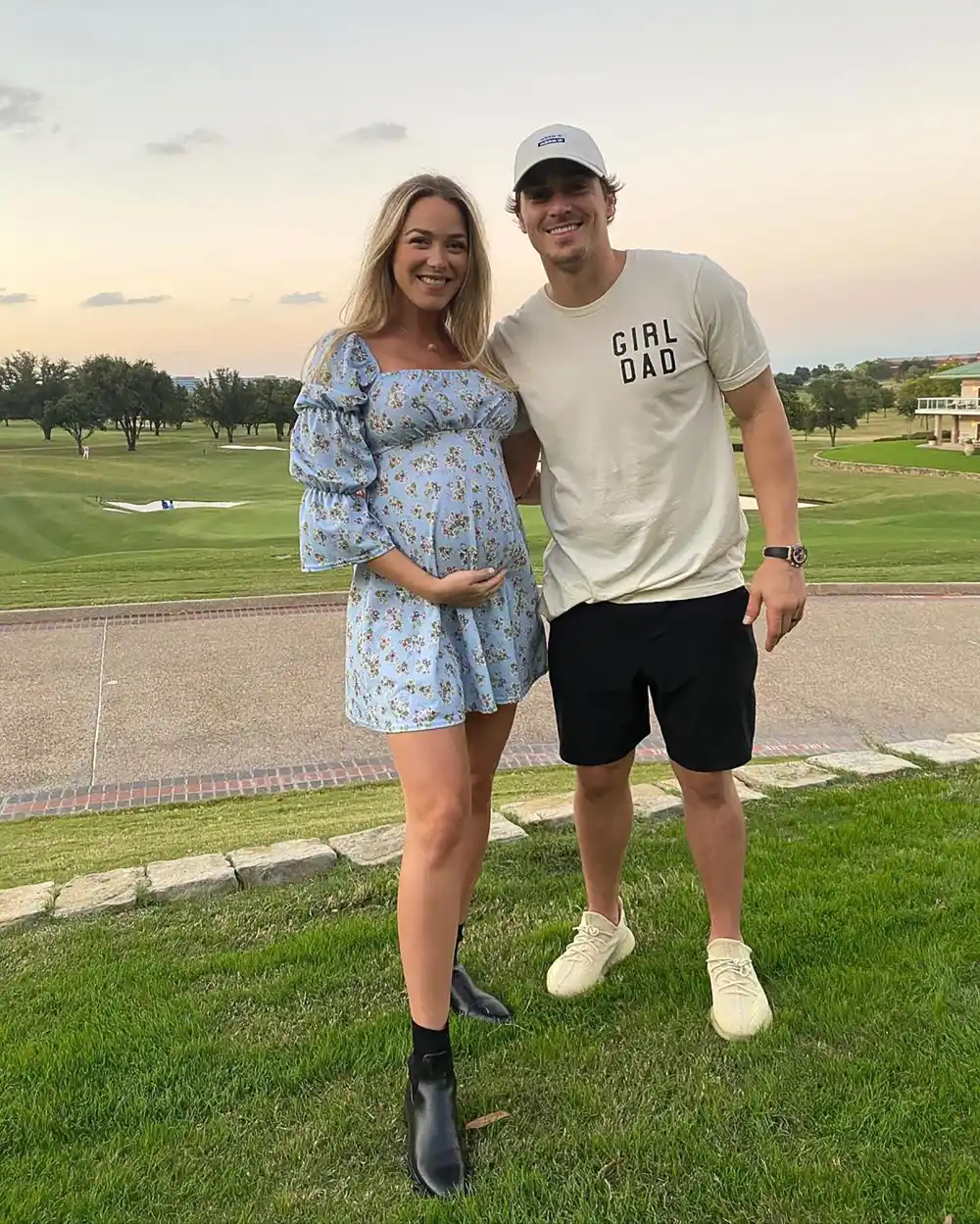 Los Angeles Dodgers's Kike Hern&aacute;ndez and Wife Mariana Relationship Timeline