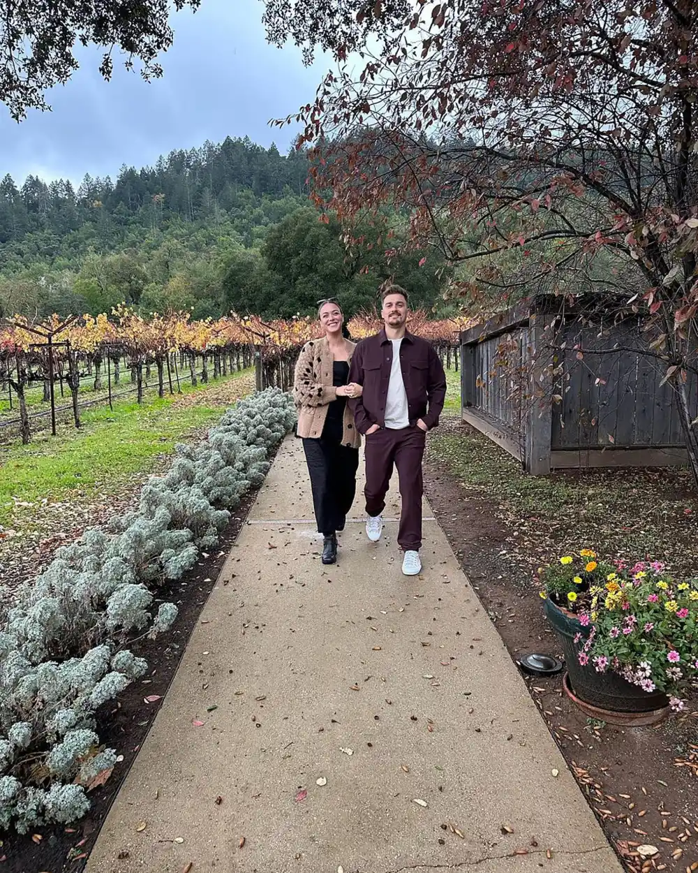 Los Angeles Dodgers's Kike Hern&aacute;ndez and Wife Mariana Relationship Timeline