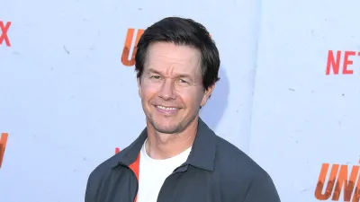 Mark Wahlberg Showers Naked