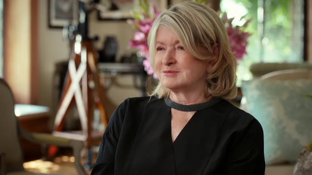 Martha Stewart Was Placed in Solitary for Touching a Prison Guard 2
