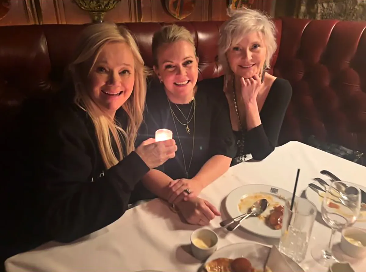 Melissa Joan Hart Reunites With Sabrina the Teenage Witch Aunts Caroline Rhea and Beth Broderick