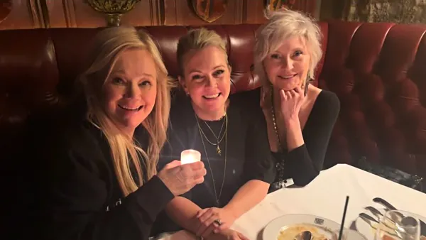 Melissa Joan Hart Reunites With Sabrina the Teenage Witch Aunts Caroline Rhea and Beth Broderick