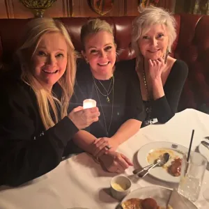 Melissa Joan Hart Reunites With Sabrina the Teenage Witch Aunts Caroline Rhea and Beth Broderick