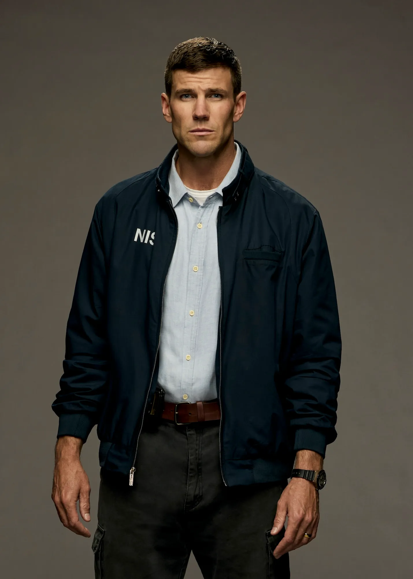 NCIS Austin Stowell Says He s Single But in a Relationship with a TV Show as He Takes on Young Gibbs Role