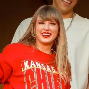 NFL Makes Taylor Swift Cat Woman Joke During Kansas City Chiefs Game Shes More of a Cat Lady 1