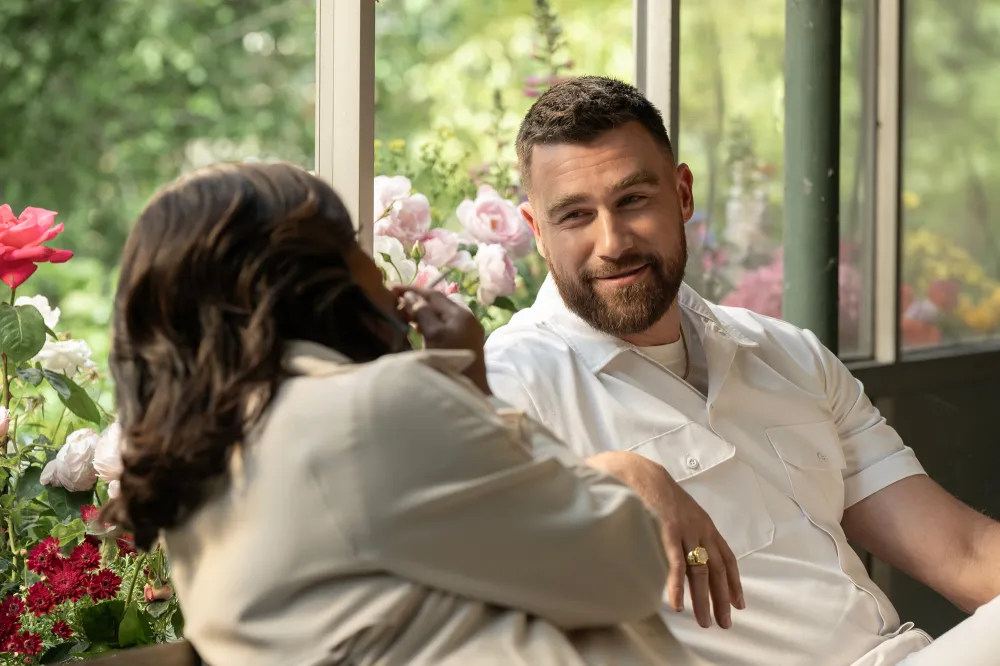 Niecy Nash Betts Is Fielding Texts About Travis and Taylor