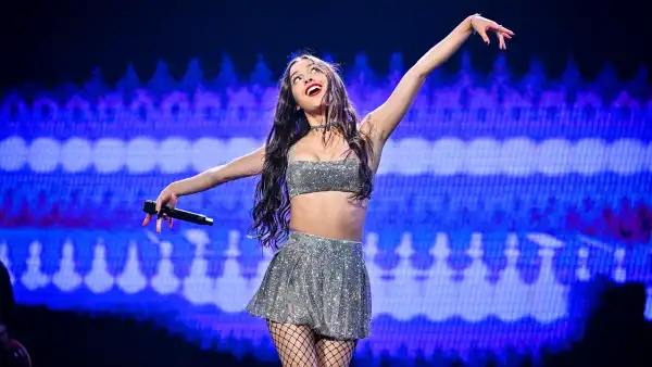 Olivia Rodrigo Rips Out Hair Extension on Guts Tour