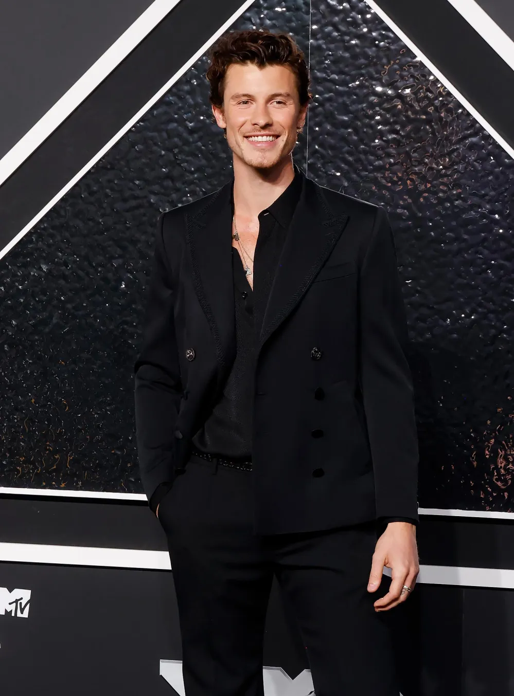 Shawn Mendes Most Candid Quotes About His Sexuality Through the Years