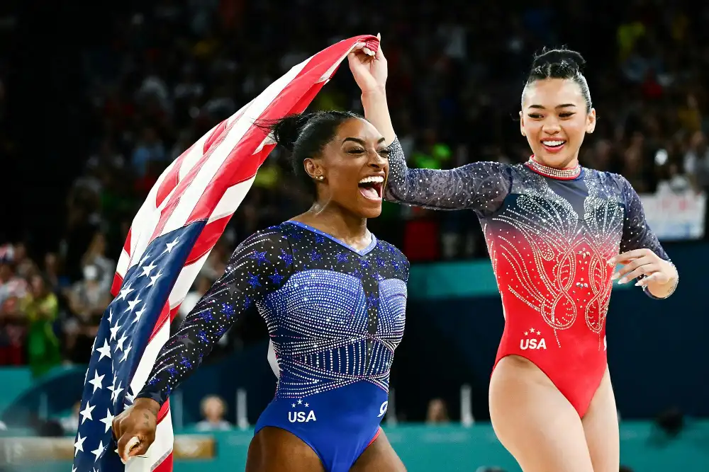 Simone Biles Helped Suni Lee Through Mental Breakdown Before Team Olympics Final
