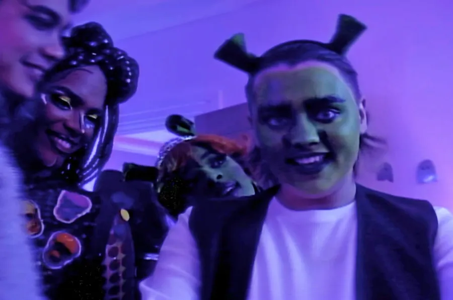 TV Couples With Matching Halloween Costumes Heartstoppers