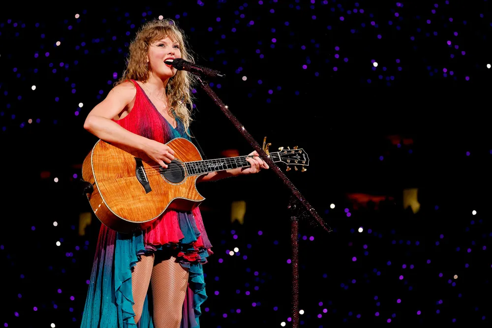 Taylor Swift Loves When the Crowd Goes Wild For New Costumes 2