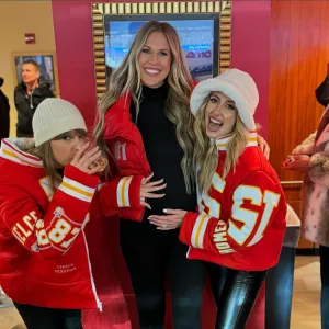 Taylor Swift Recreates Game Day Photo With Brittany Mahomes and Lyndsay Bell Same Girls New Bump 300