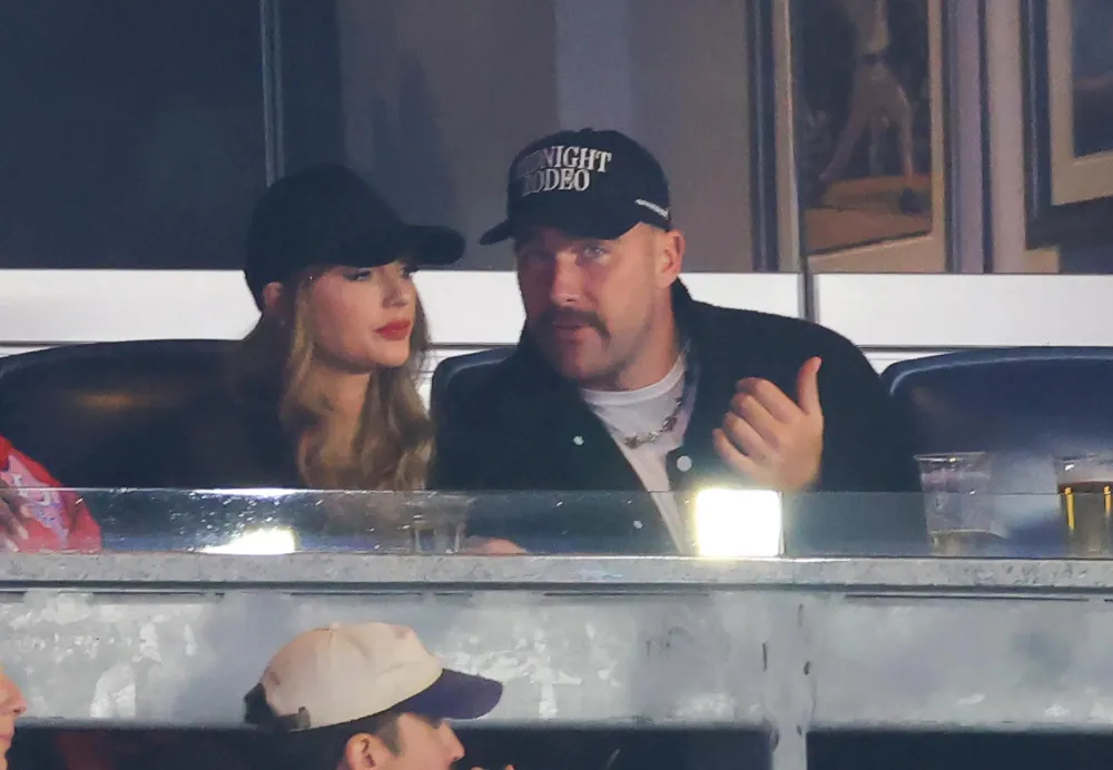 The-Biggest-Swiftie-Fan-Freakouts-in-October--Travis-Kelce-PDA -New-Books-and-More-846
