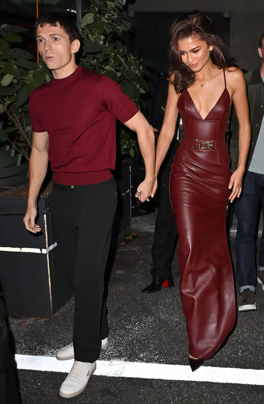 Tom Holland y Zendaya se toman de las manos en el evento de lanzamiento en Nueva York de su marca BERO