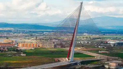 Unidentified British Content Creator Dies at 26 After Tragic Fall from Spanish Bridge While Filming 530