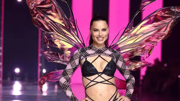 Victoria s Secret Fashion Show 2024 Runway Adriana Lima 654