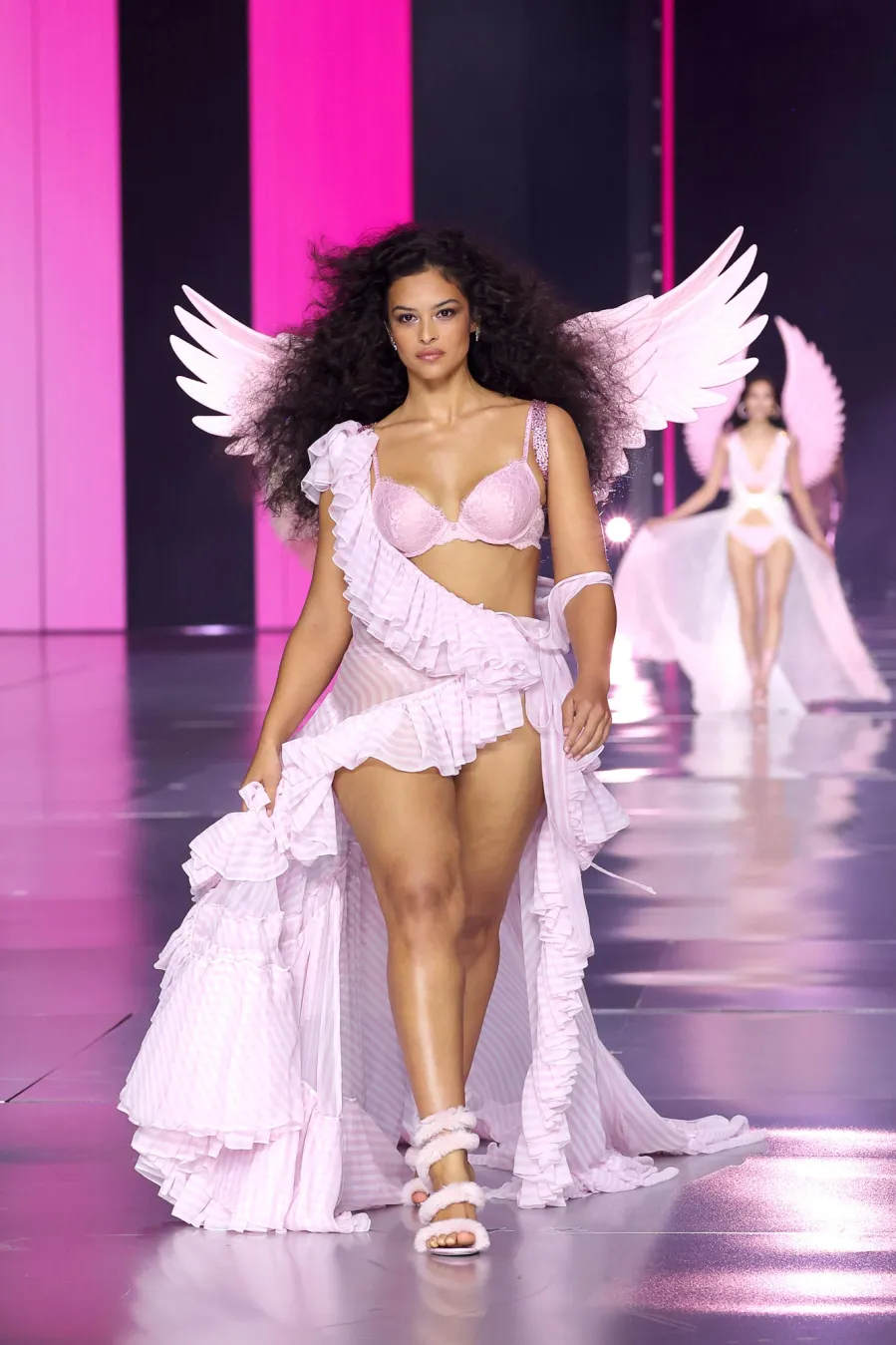 Victoria s Secret Fashion Show 2024 Runway Devyn Garcia
