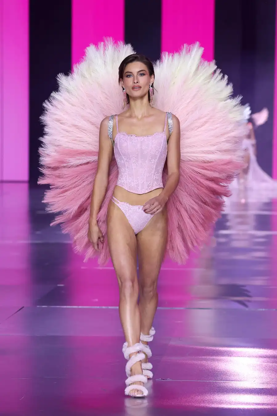 Victoria s Secret Fashion Show 2024 Runway Grace Elizabeth