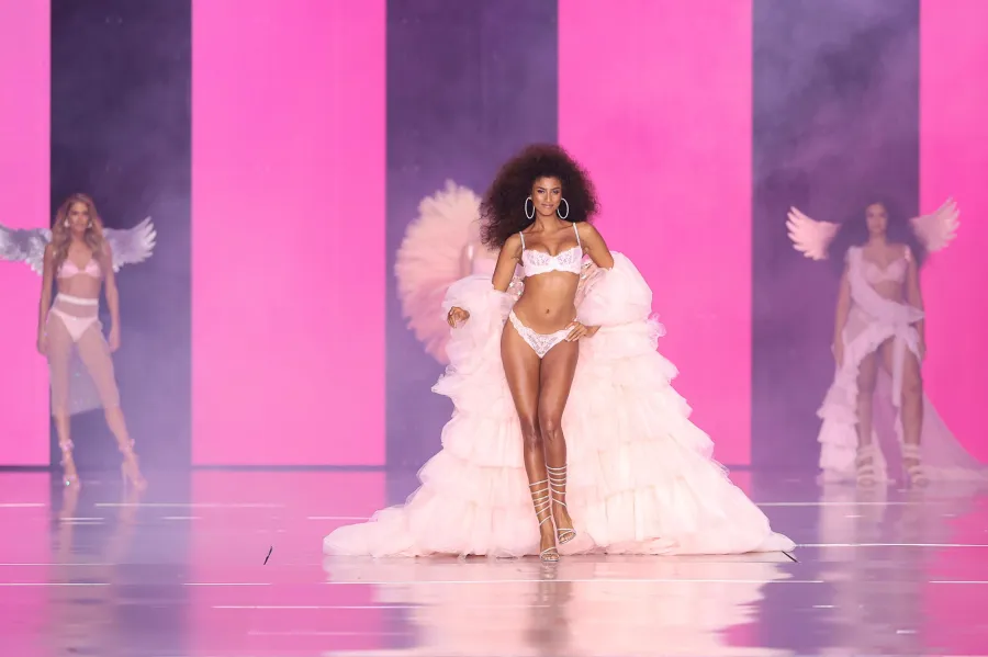 Victoria s Secret Fashion Show 2024 Runway Imaan Hammam 658