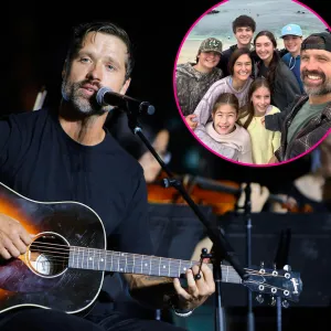 Walker Hayes Makes Touring With His Wife, 6 Kids and 2 Dogs Look Easy- ‘Our Life Is Very Unique’ 907