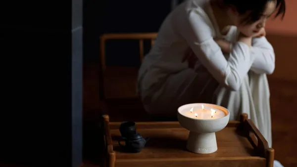 BLUEME wellness candle holiday gift