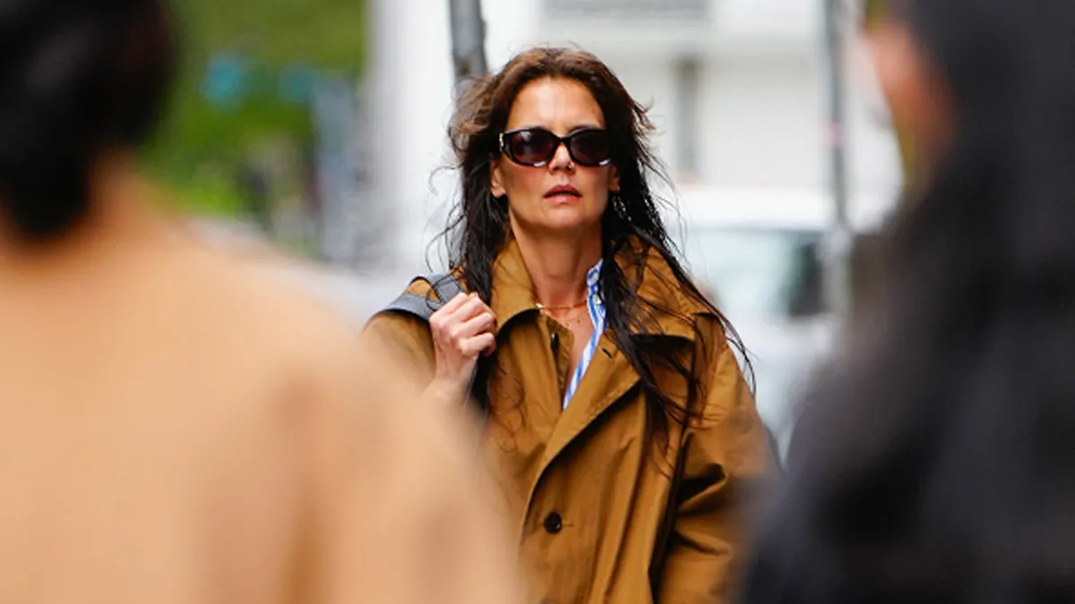 katie holmes in brown trench coat