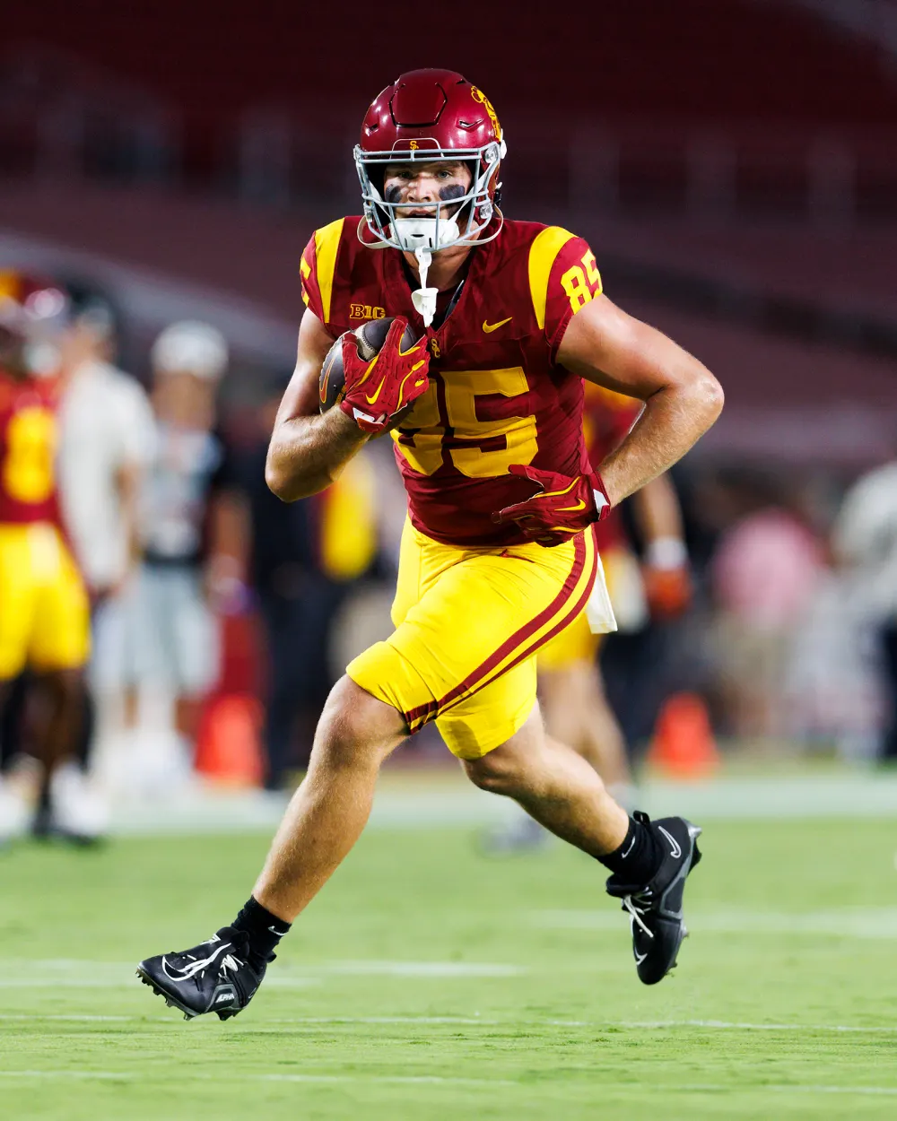 Who Is Walker Lyons? Meet the USC Trojans Tight End Dating to DWTS&rsquo; Rylee Arnold