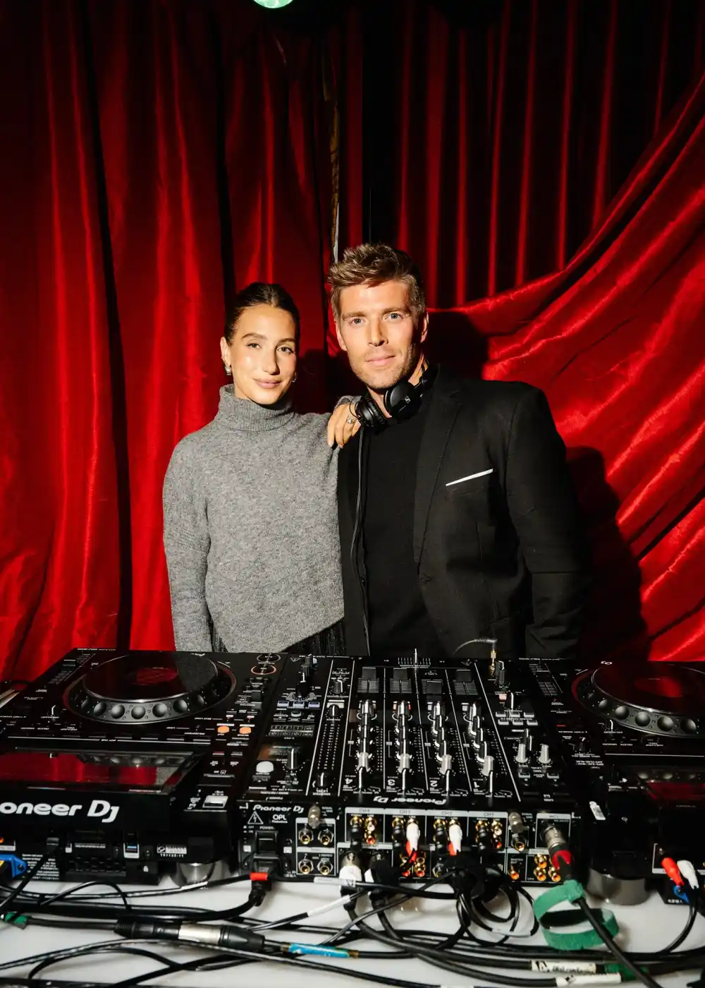 Amanda Batula Jokes In Another Universe Kyle Cooke and Lindsay Hubbard Would Be Together 249 260