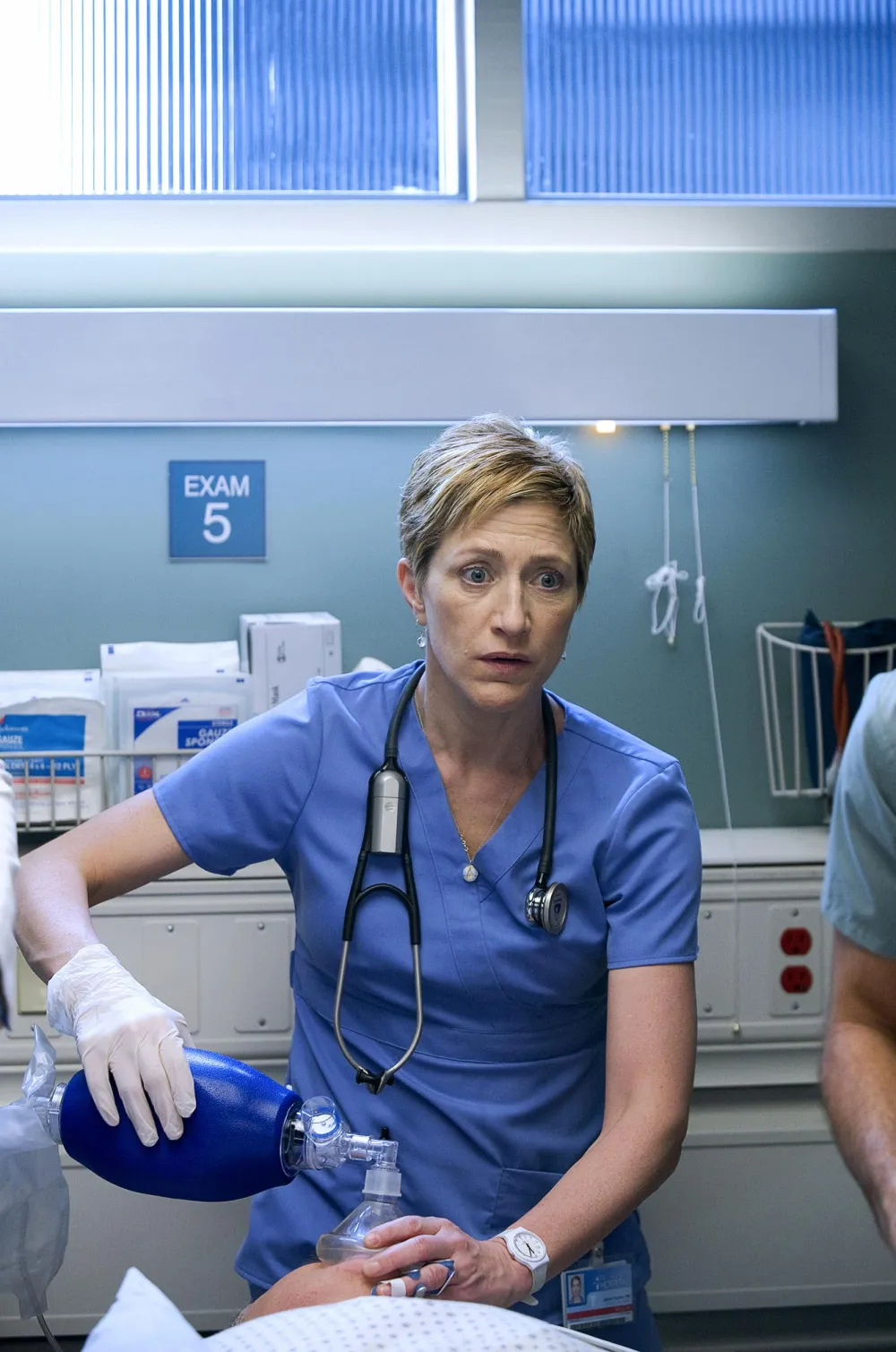 Best Medical TV Shows of All Time ER Grey s Anatomy and More Nurse Jackie (Showtime 2009 2015) 0445