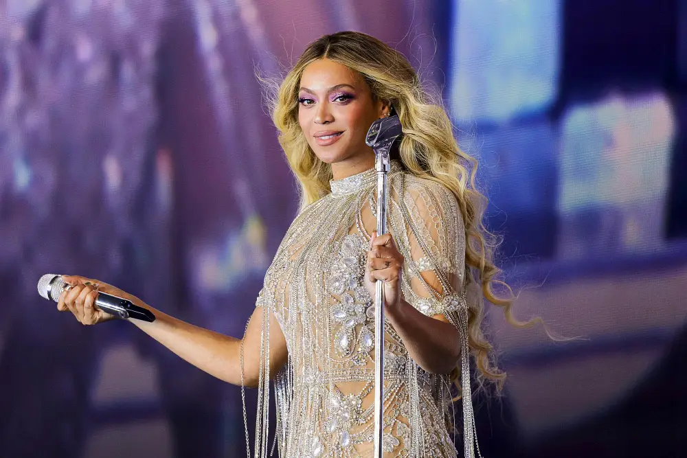 Billboard Names Beyonce as Greatest Pop Star of 21st Century 715