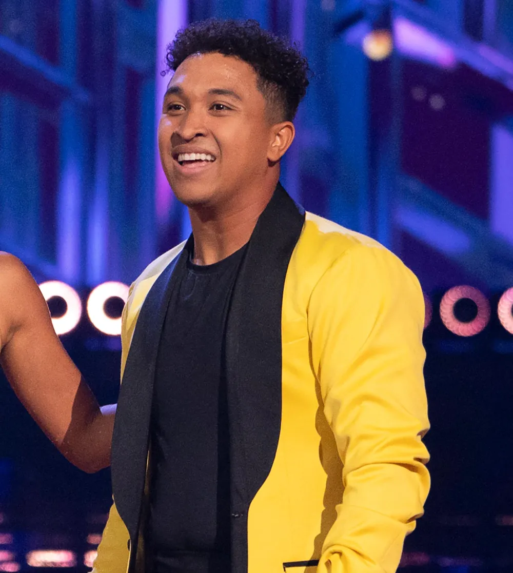 Brandon Armstrong Jokes He Looked Like a Boomer Not Knowing the Charli XCX Apple Dance 0181