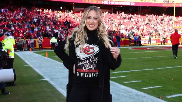 Brittany Mahomes Kansas City Chiefs vs Las Vegas Raiders Outfit Features Her Own Merch 789