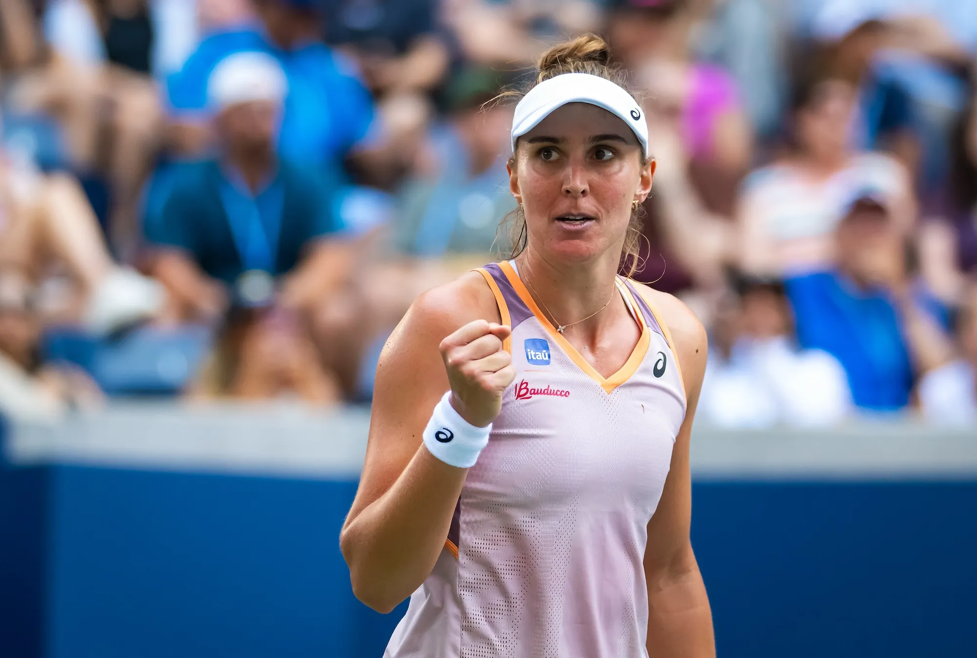 Caroline Wozniacki Gets Nailed by Daughter Olivia While Playing Baseball Inside