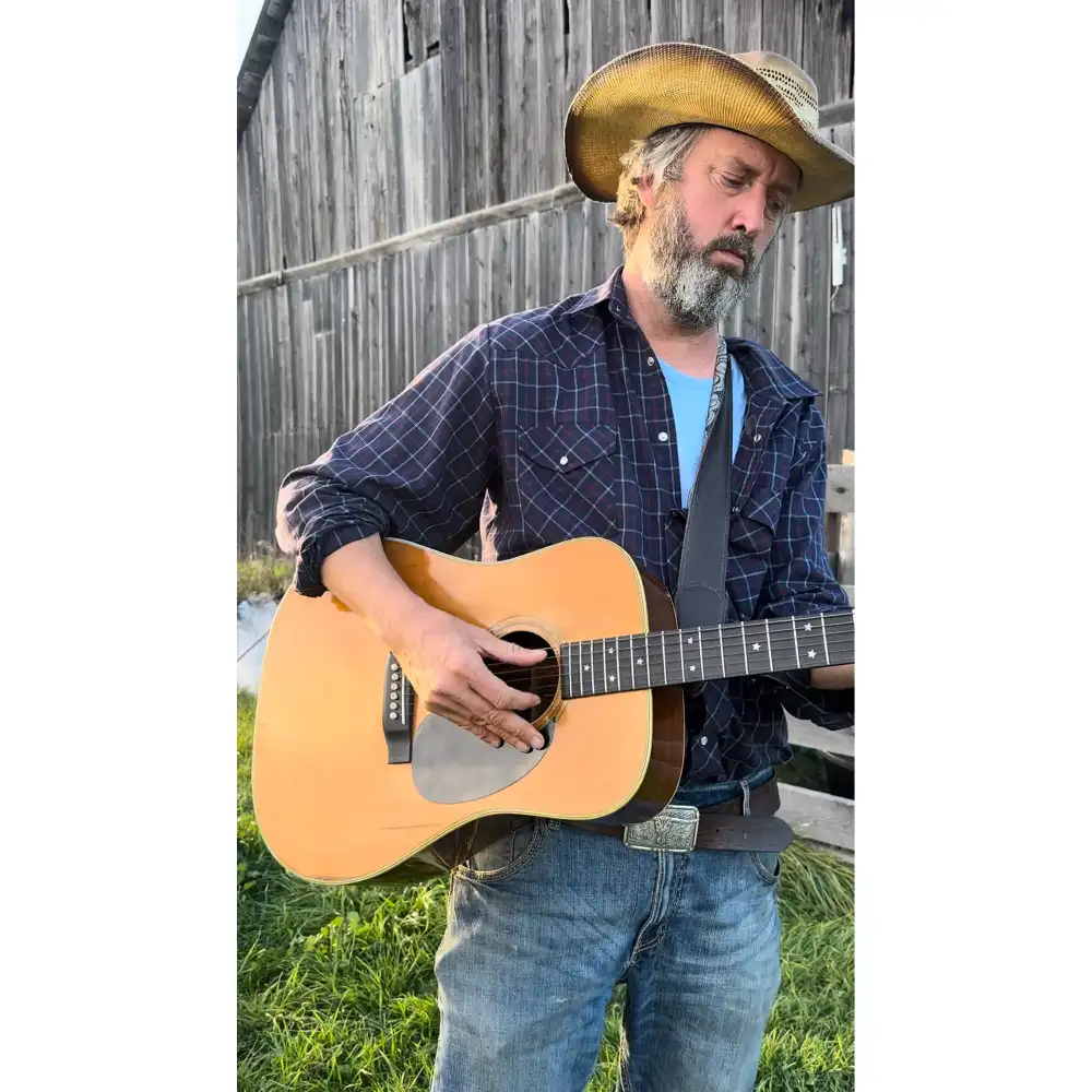 Comedian Tom Green on Favorite TV Moment and Canadian Farm Life With Mule Fanny