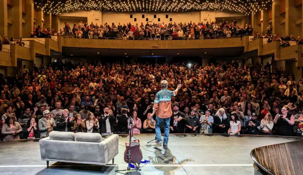 Comedian Tom Green on Favorite TV Moment and Canadian Farm Life With Mule Fanny