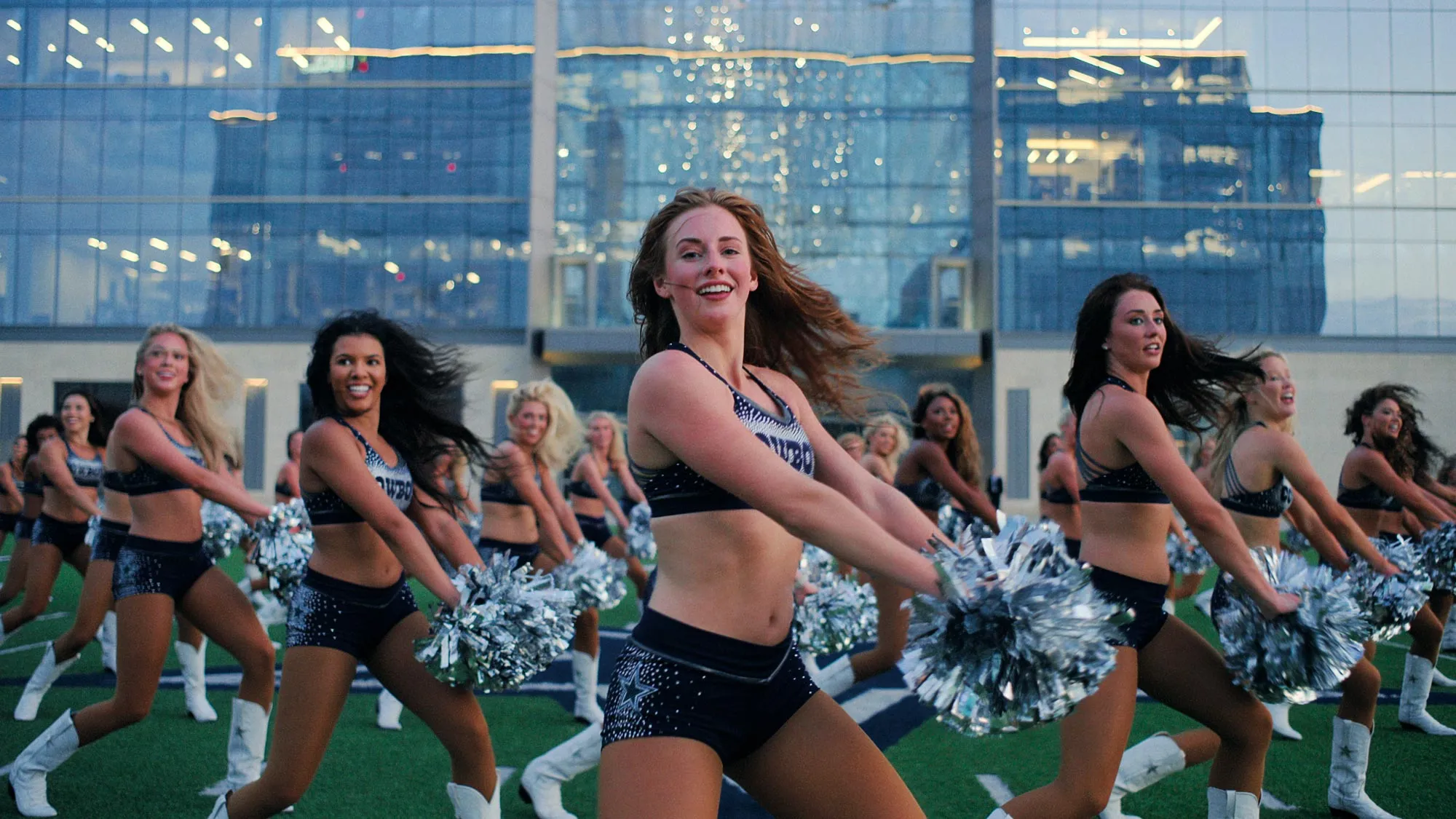 Dallas Cowboys Cheerleaders Take 24 000 Steps Half a Marathon s Worth During an Average Gameday 703