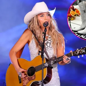 Dallas Cowboys Owner Jerry Jones Daughter Gifts Lainey Wilson Her Own Pair of Cheerleader Boots 738