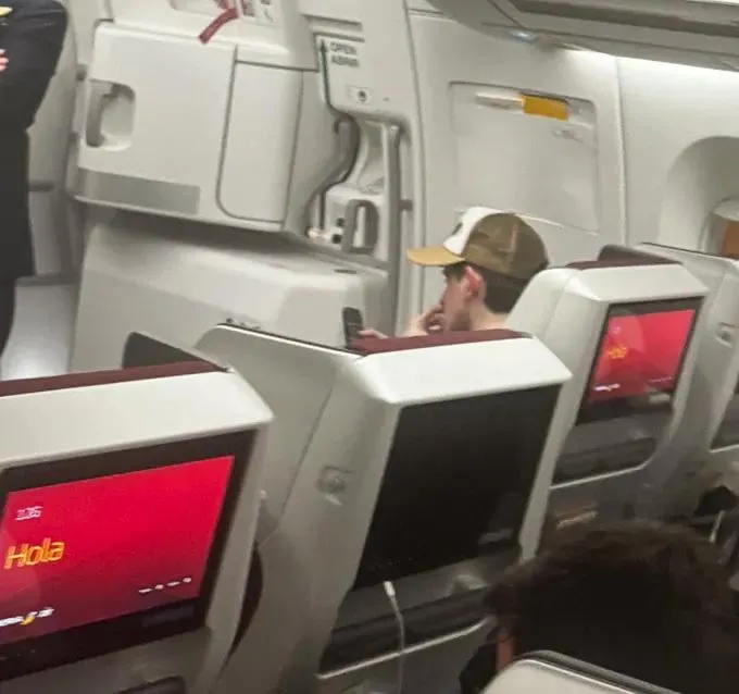 El tenso momento entre el rapero argentino Dillom y un tuitero que lo insultó en redes 850