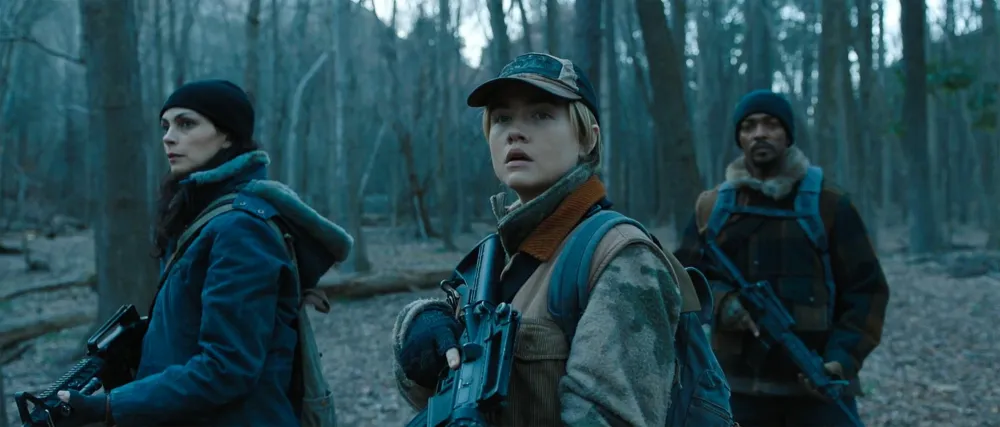 Elevation Star Morena Baccarin s Post Apocalyptic Must Haves Include Husband Ben McKenzie 0378