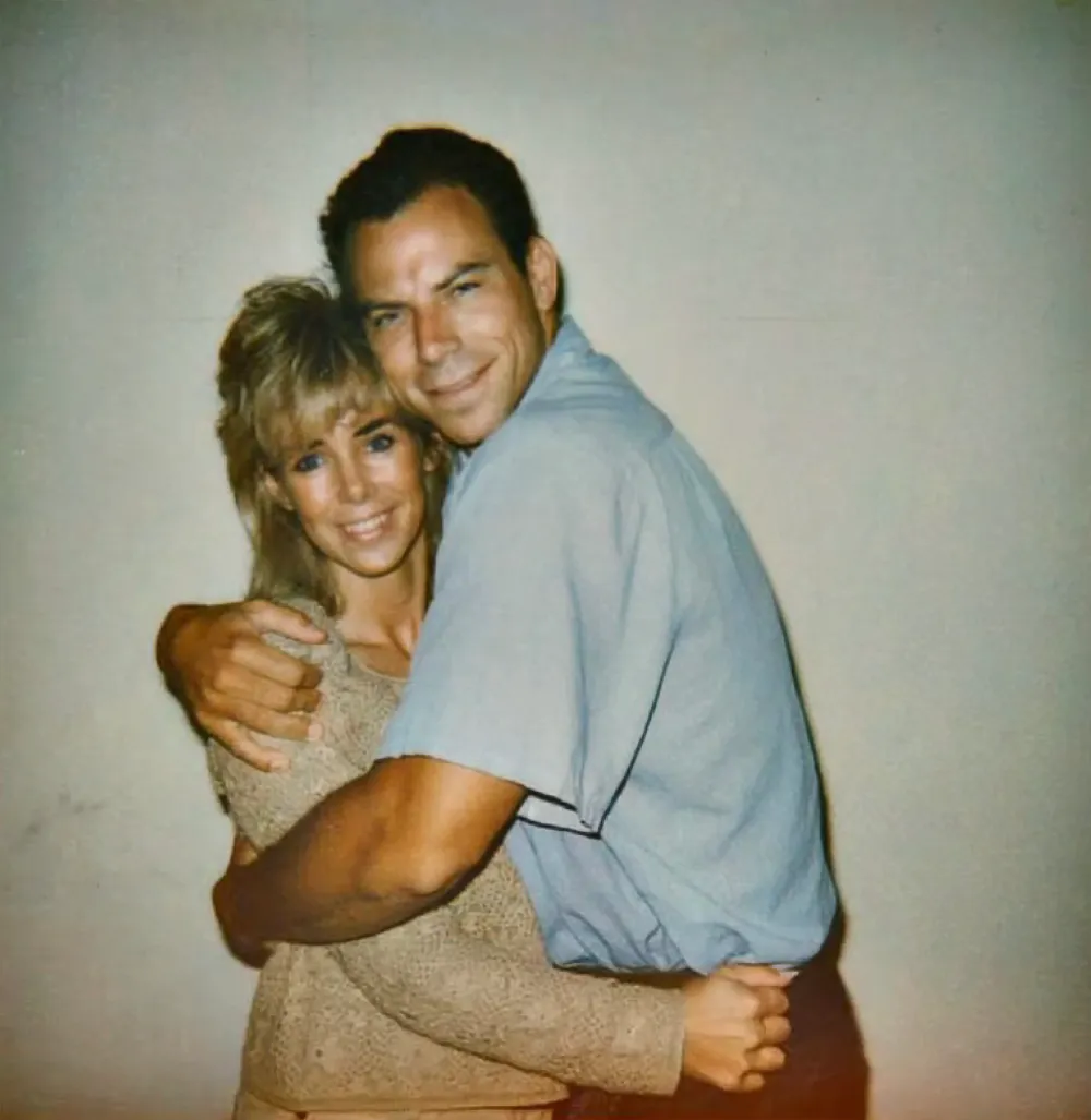 Erik Menendez s Wife Tammi Reveals He Has Played Secret Santa for His Prison Roommate the Last 5 Years