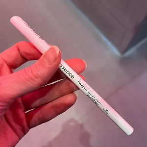 essence Kajal Pencil
