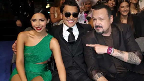 Ángela Aguilar, Christian Nodal y Pepe Aguilar.