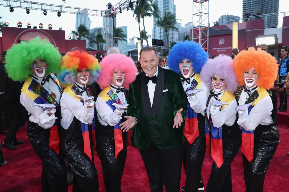 Ra&uacute;l De Molina con las payasitas Nifu Nifa.