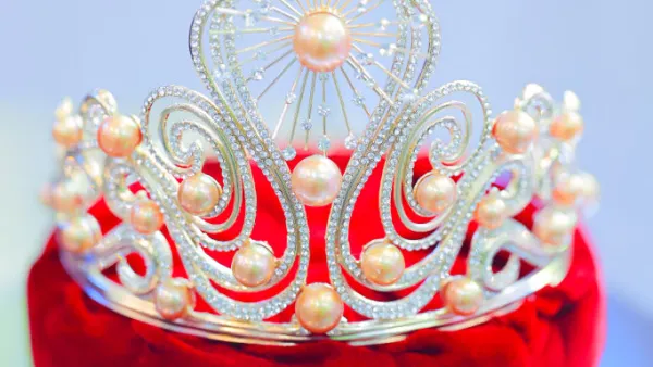 Corona Miss Universo 2024