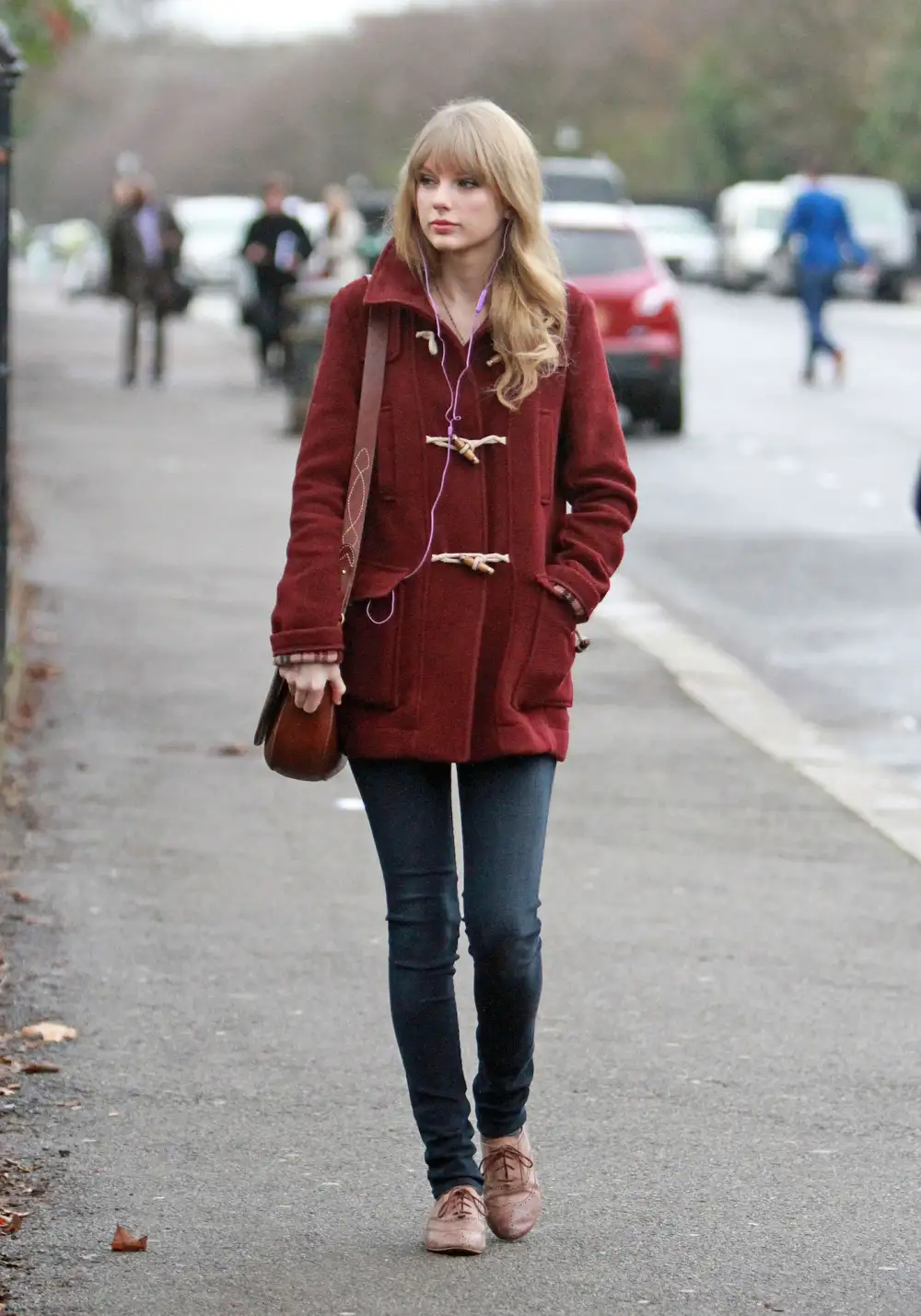 Taylor Swift Is Every Millennial Woman Who Doesn&rsquo;t Know What Jeans To Wear Now