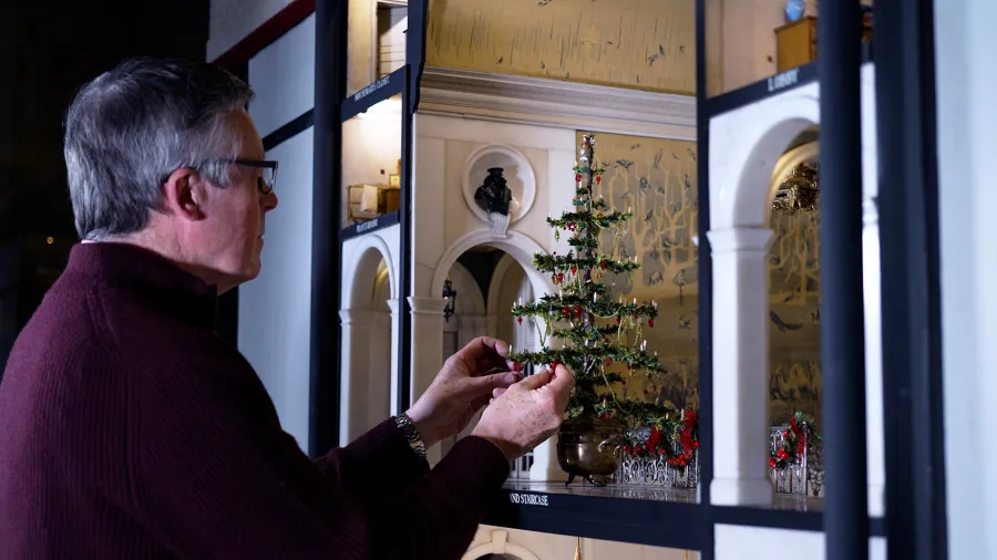 Go Inside the Palace Christmas Decorations 2024